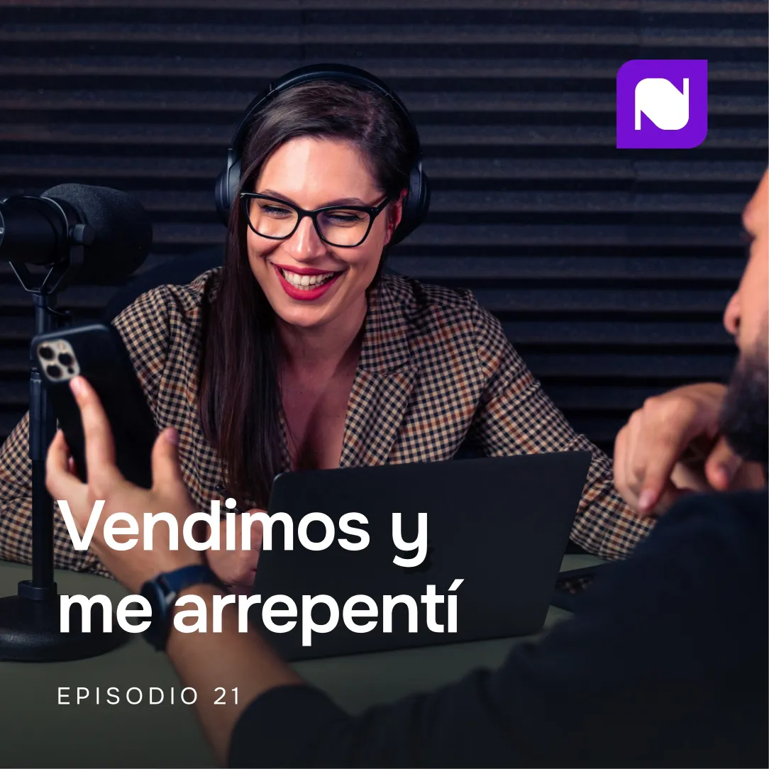 Portada del episodio 21, «Vendimos y me arrepentí», con una invitada durante la grabación